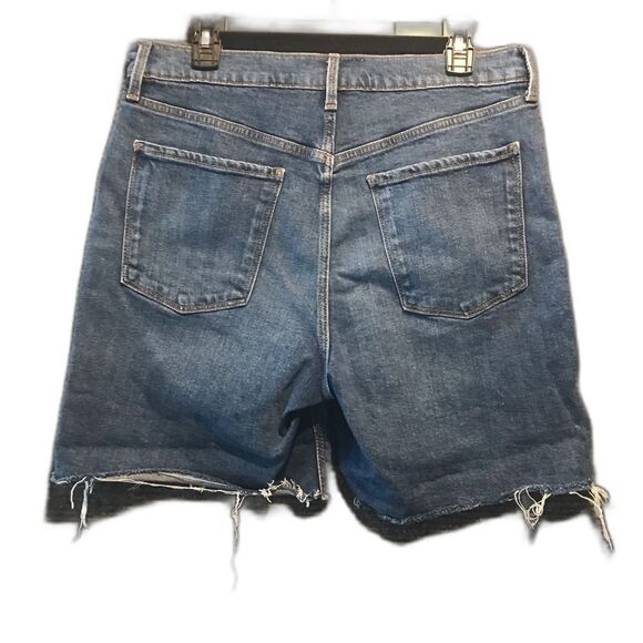 Old Navy Bermuda Shorts Women’s Size 12 Blue Denim Zip Fly Frayed Hem 7” Inseam - Picture 2 of 4